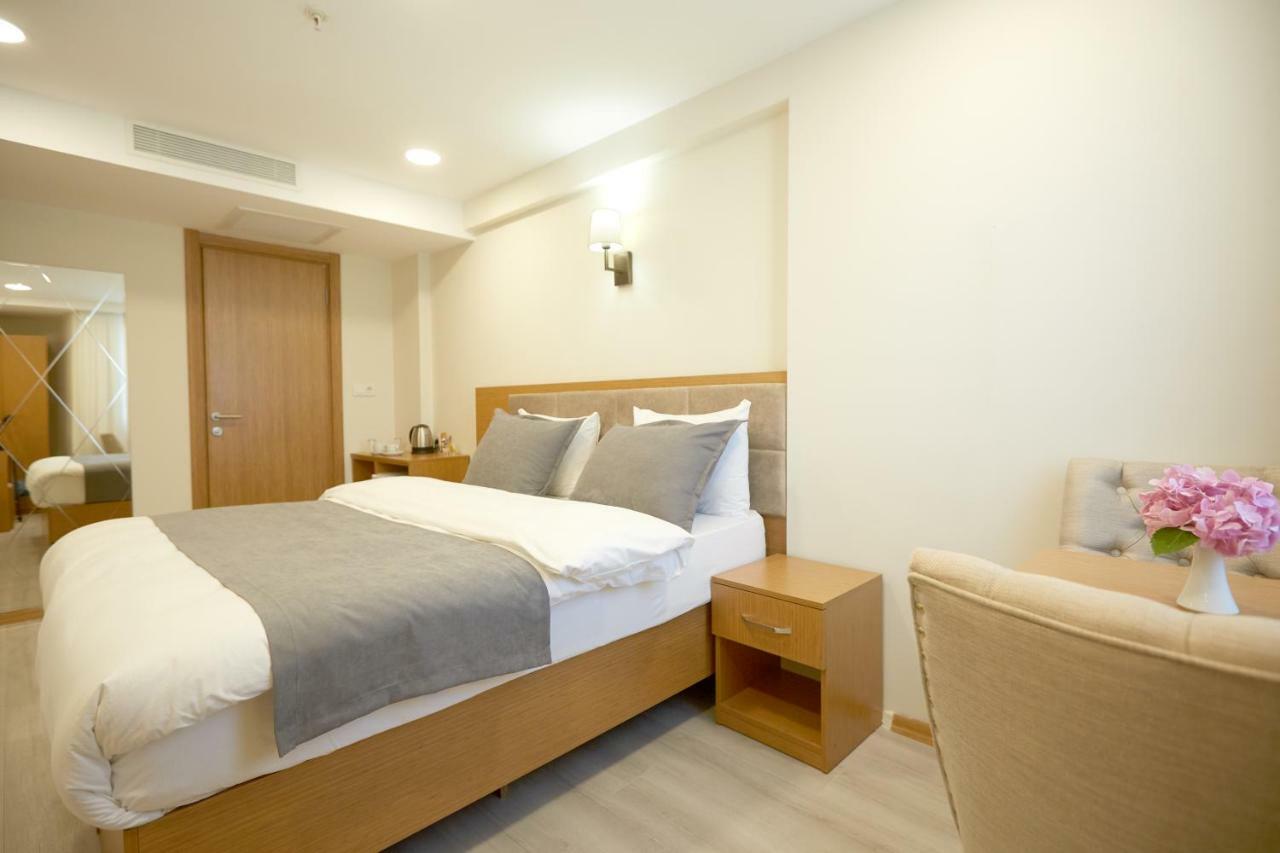 Kartal Palace Taksim Square Family Hotel อิสตันบูล ภายนอก รูปภาพ