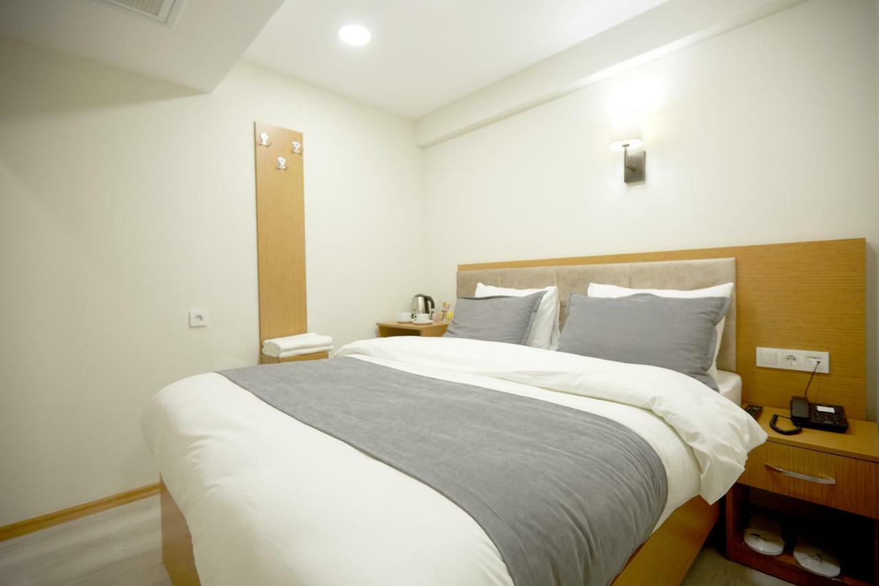 Kartal Palace Taksim Square Family Hotel อิสตันบูล ภายนอก รูปภาพ